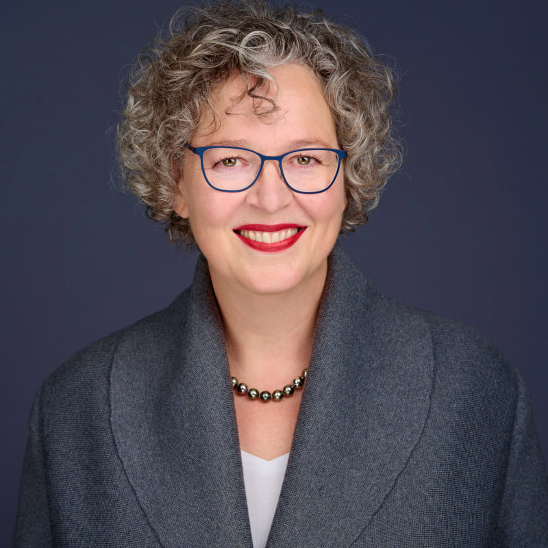 Portrait of Managing Director Anne Asmuß